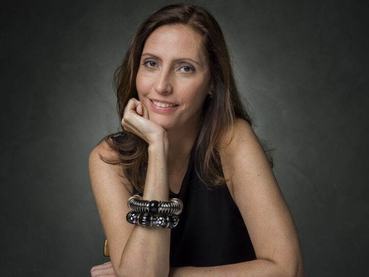 Em meio a demissões, Globo renova com autora de Cara e Coragem