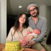 Thaila Ayala e Renato Góes mostram mesversário da filha