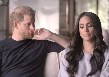 Família Real remove títulos de Príncipe Harry e Meghan Markle