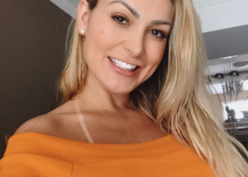 Andressa Urach faz vídeo íntimo com mulher; filho foi o câmera