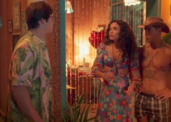 Miguel flagra Jefinho Sem-Vergonha de cueca com Luna em “Fuzuê”