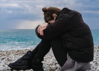 Eu vivi: Minha mãe me arrumava para ser abusada pelo meu padrasto