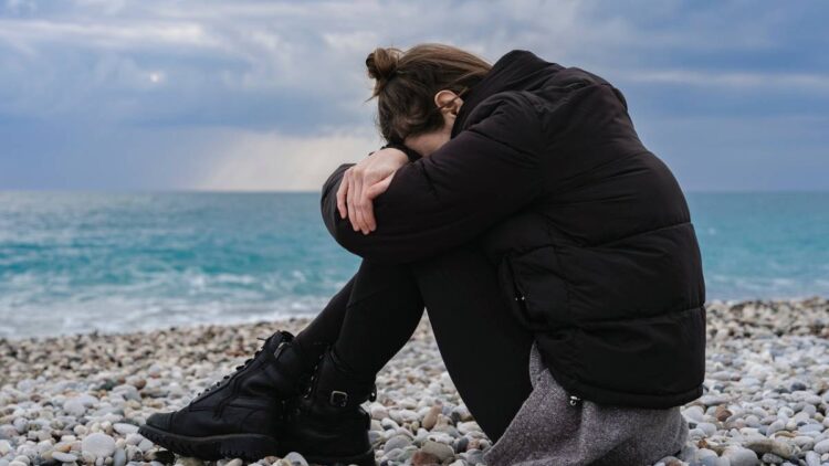 Eu vivi: Minha mãe me arrumava para ser abusada pelo meu padrasto