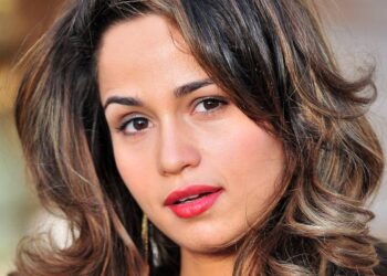 Morena (Nanda Costa) em Salve Jorge