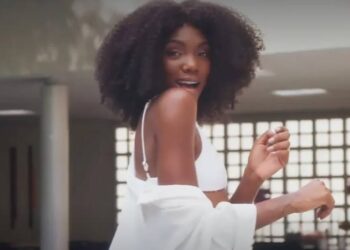 Taís em Elas por Elas