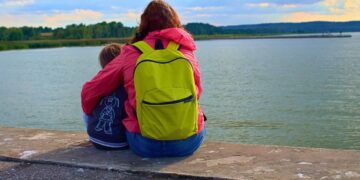 mother-and-child-7335867_1280 (1)