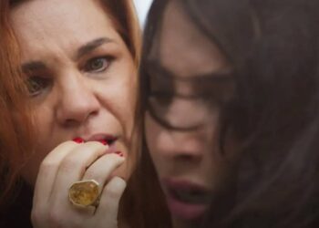 Helena e Ísis em Elas por Elas