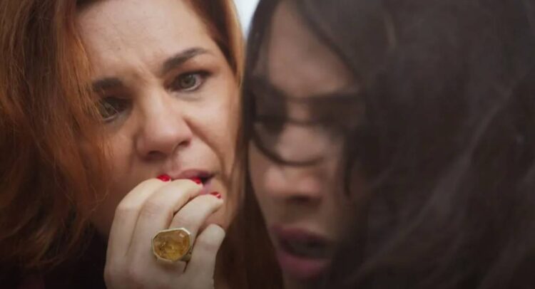 Helena e Ísis em Elas por Elas