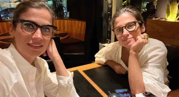 Renata Vasconcellos e a irmã gêmea