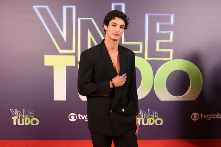 Foto de Pedro Waddington na coletiva de Vale Tudo