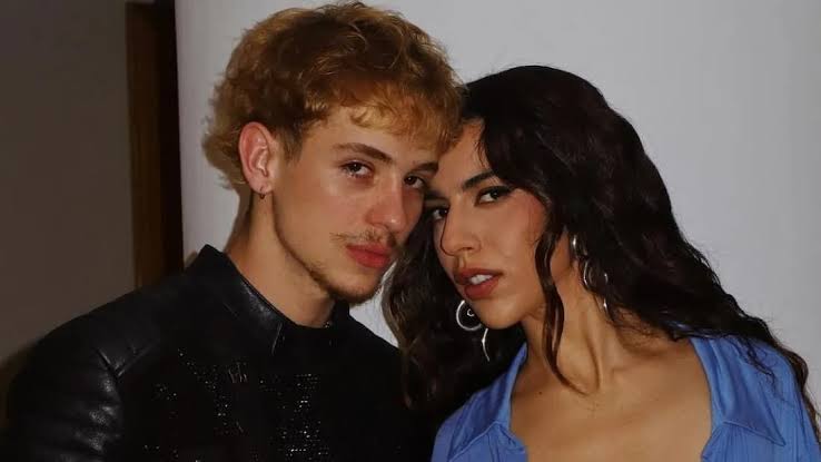 Juliano Floss e Marina Sena